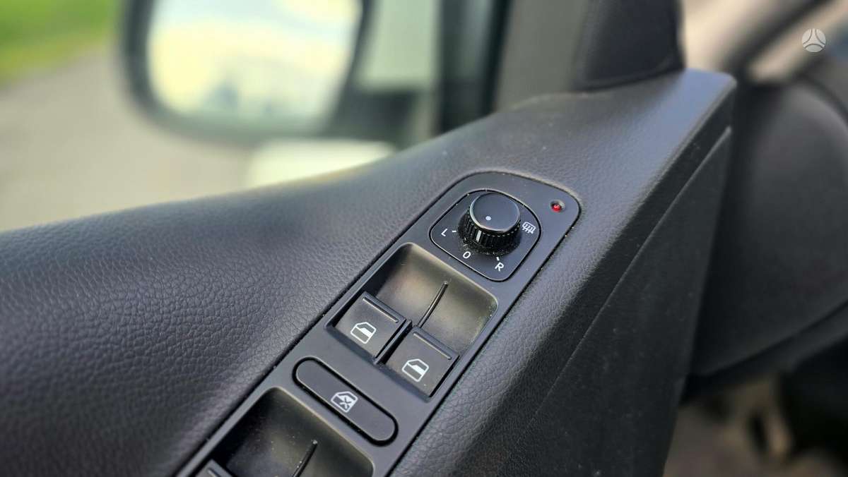 Volkswagen Tiguan - 10