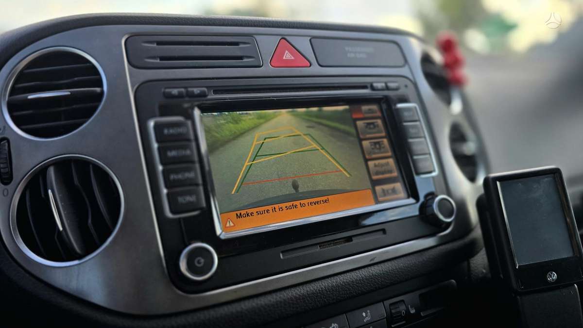 Volkswagen Tiguan - 12