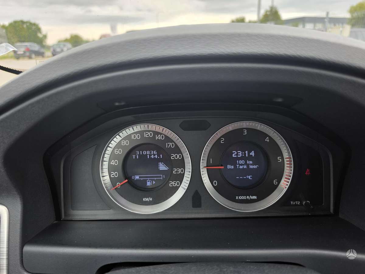 Volvo V70 - 8