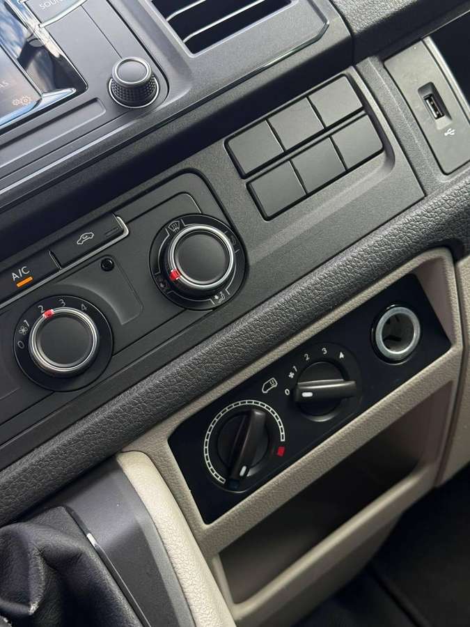 Volkswagen Transporter - 9