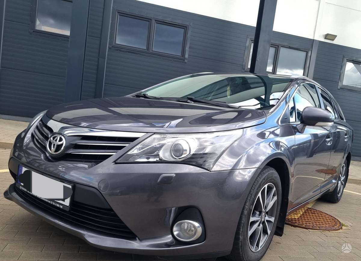 Toyota Avensis - 1