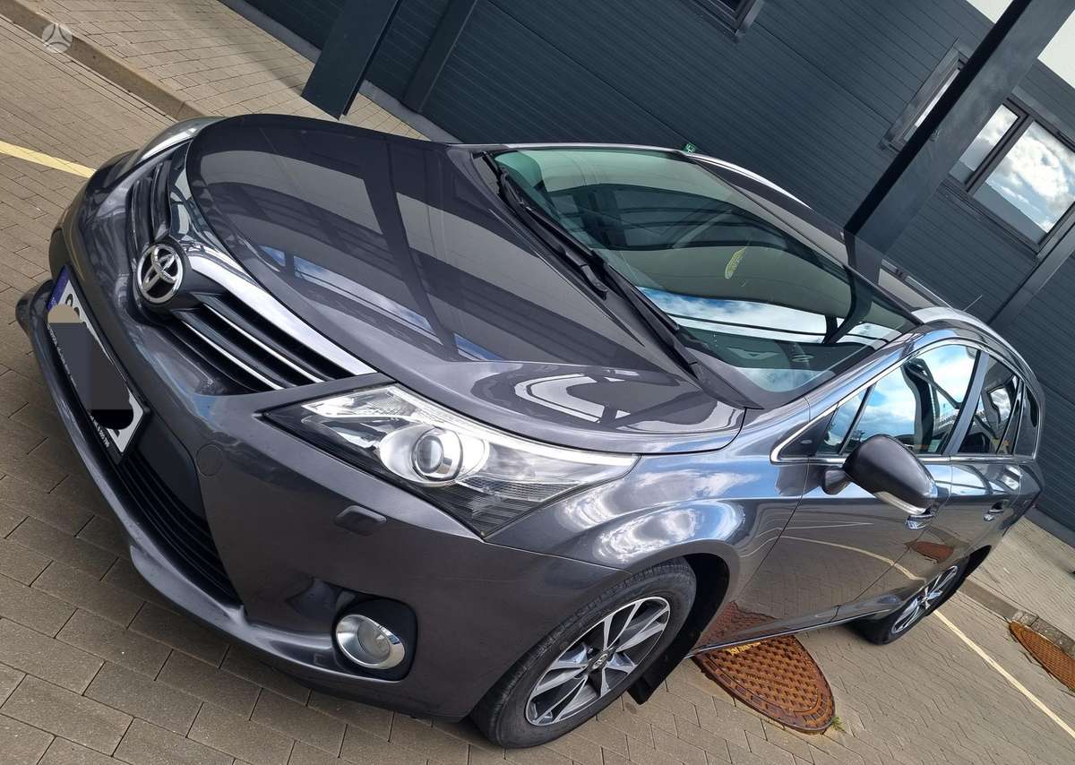Toyota Avensis - 2