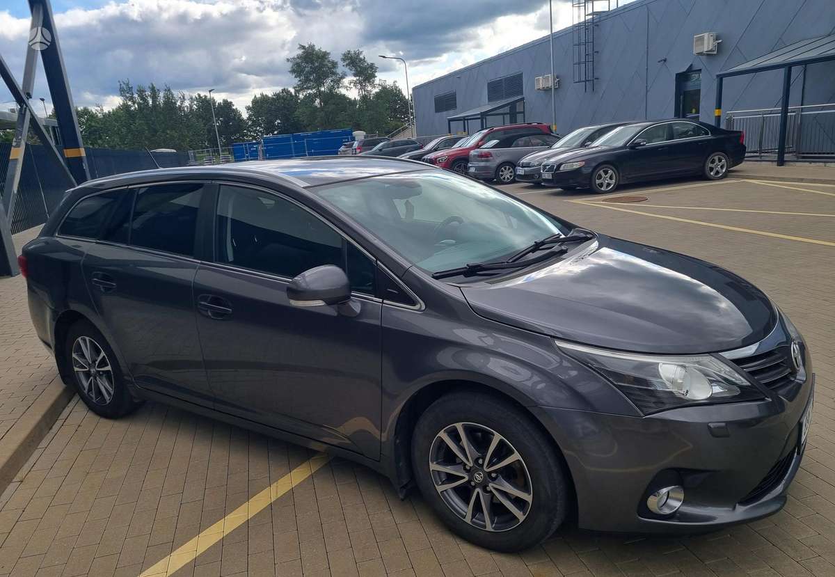 Toyota Avensis - 6
