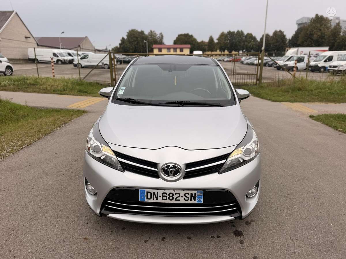 Toyota Verso - 3