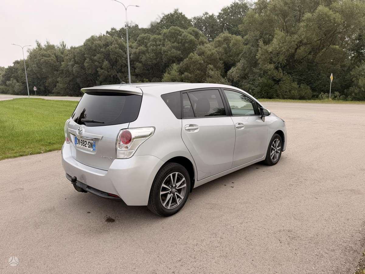 Toyota Verso - 5