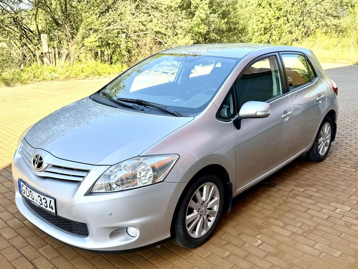 Toyota Auris - 1