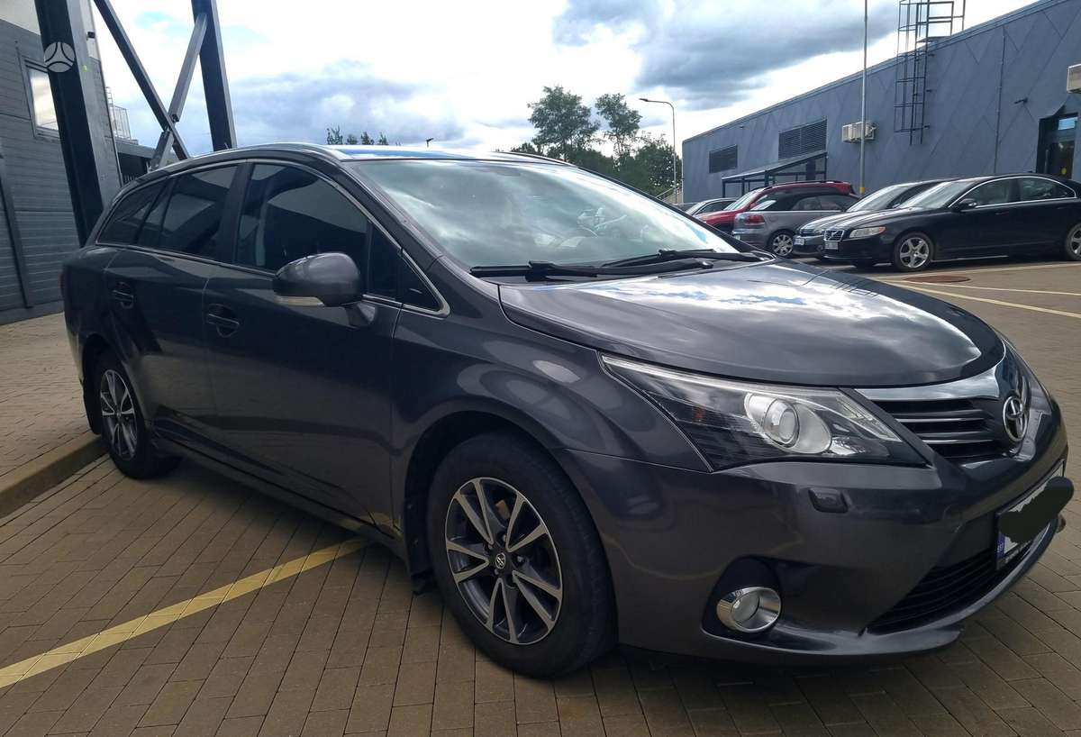 Toyota Avensis - 8