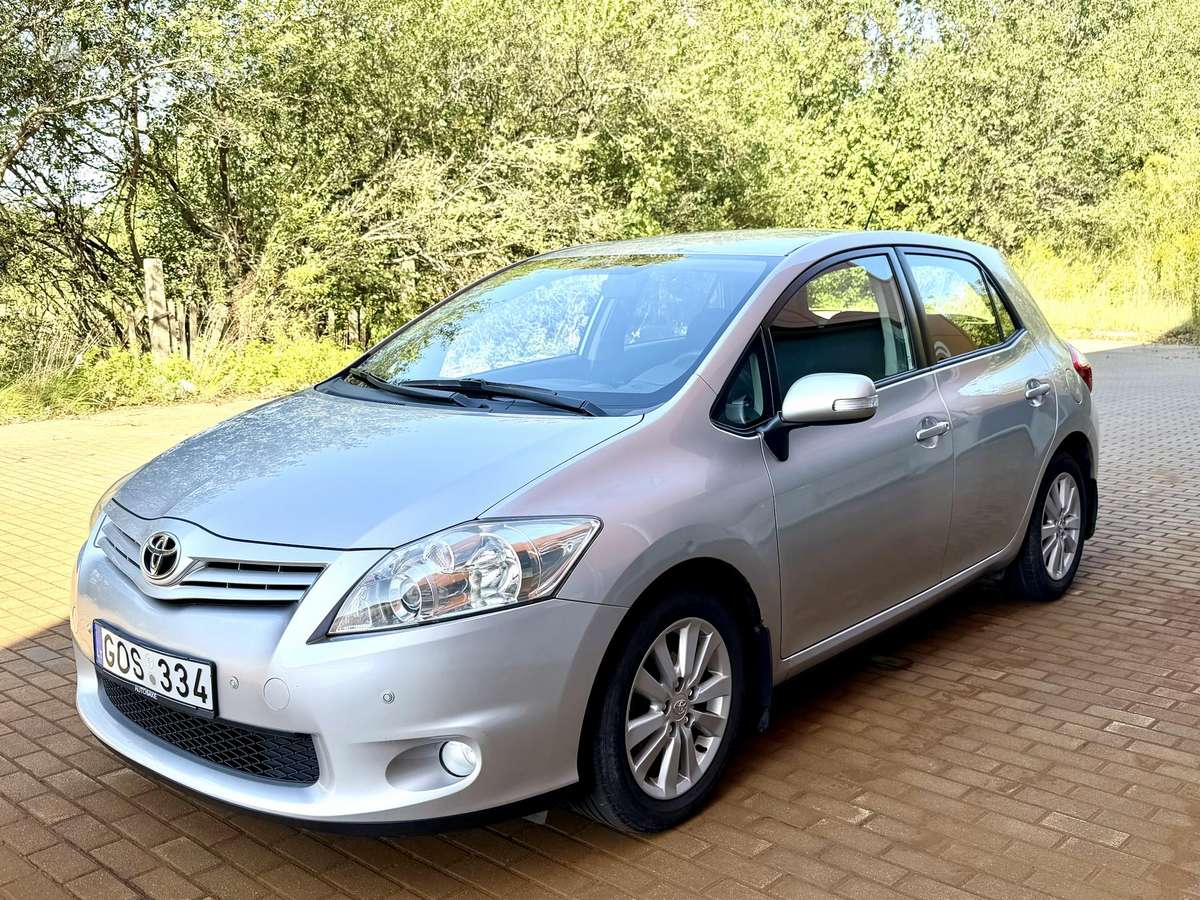 Toyota Auris - 2