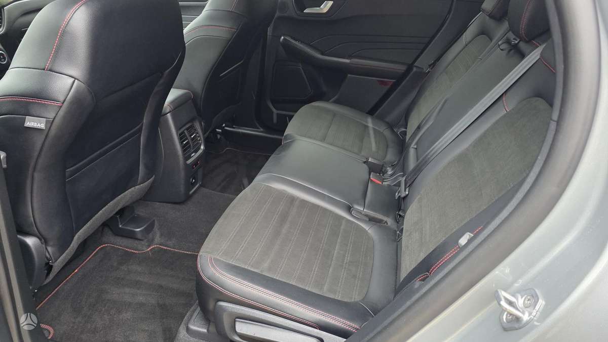 Ford Kuga - 10