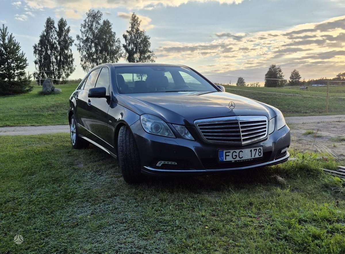 Mercedes-Benz E350 - 1