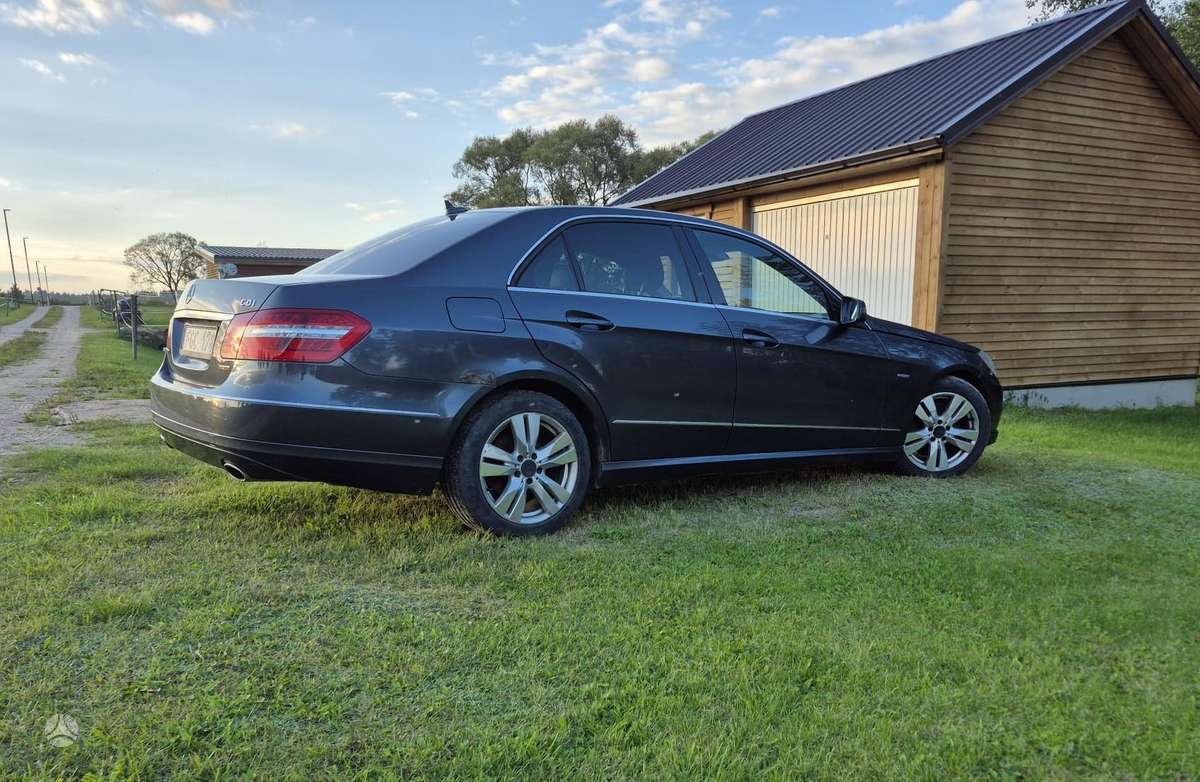Mercedes-Benz E350 - 2