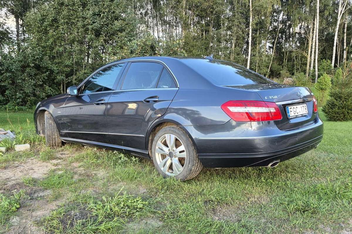 Mercedes-Benz E350 - 3