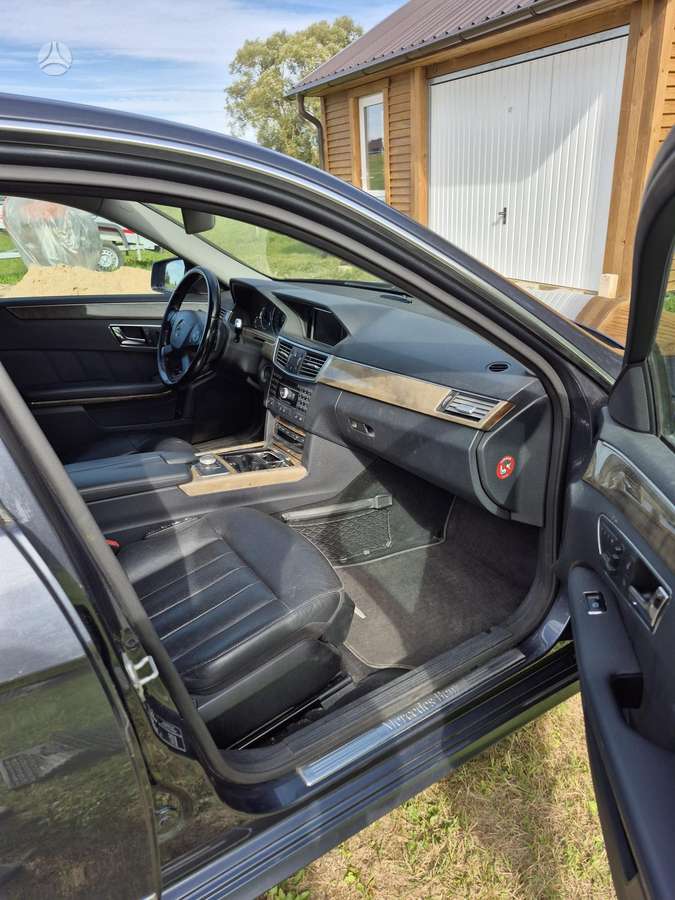 Mercedes-Benz E350 - 4
