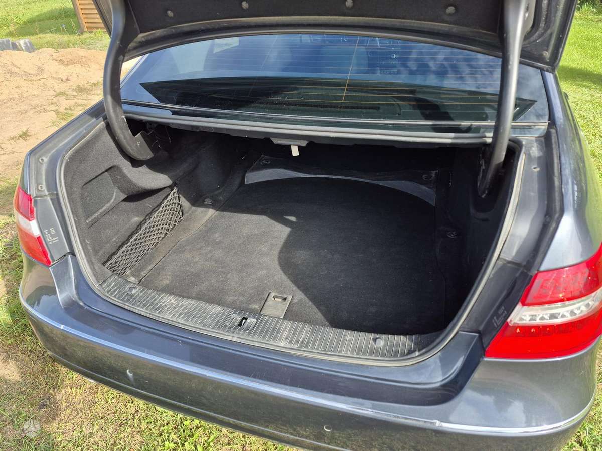 Mercedes-Benz E350 - 6