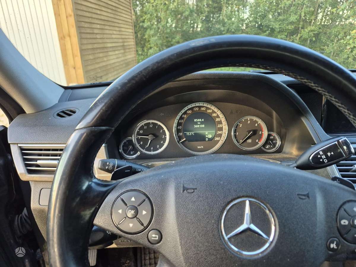 Mercedes-Benz E350 - 7