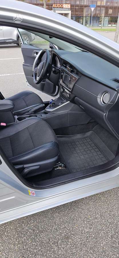 Toyota Auris - 1