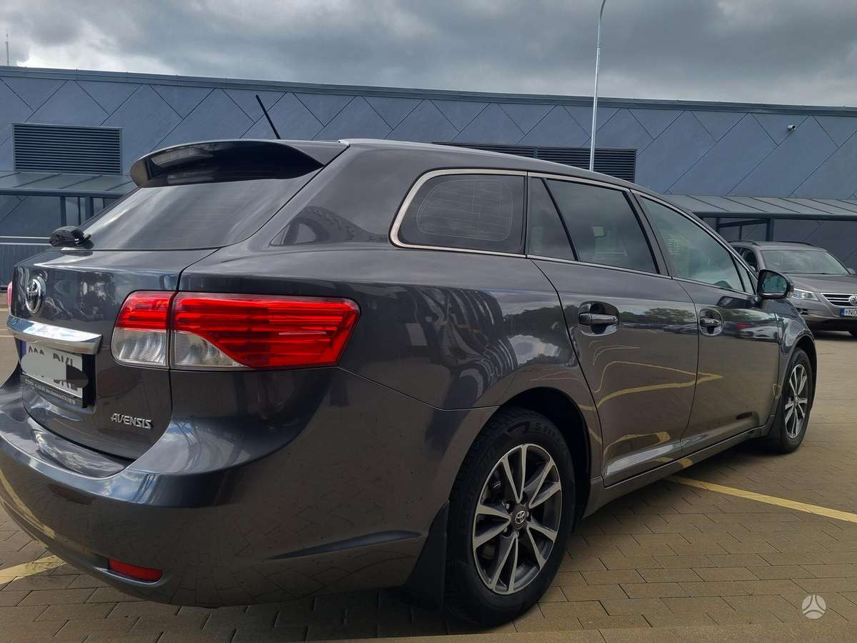 Toyota Avensis - 10