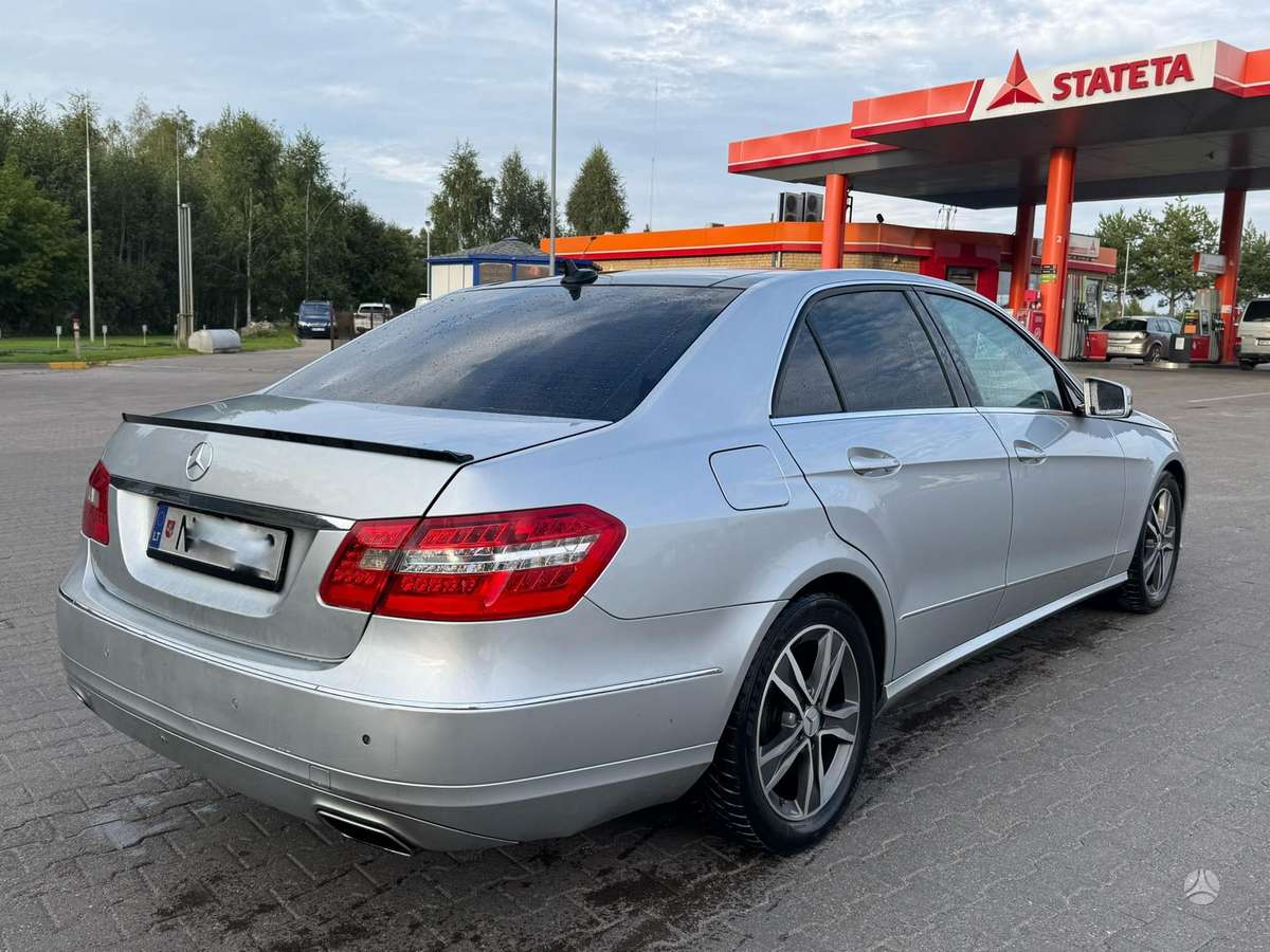 Mercedes-Benz E220 - 4