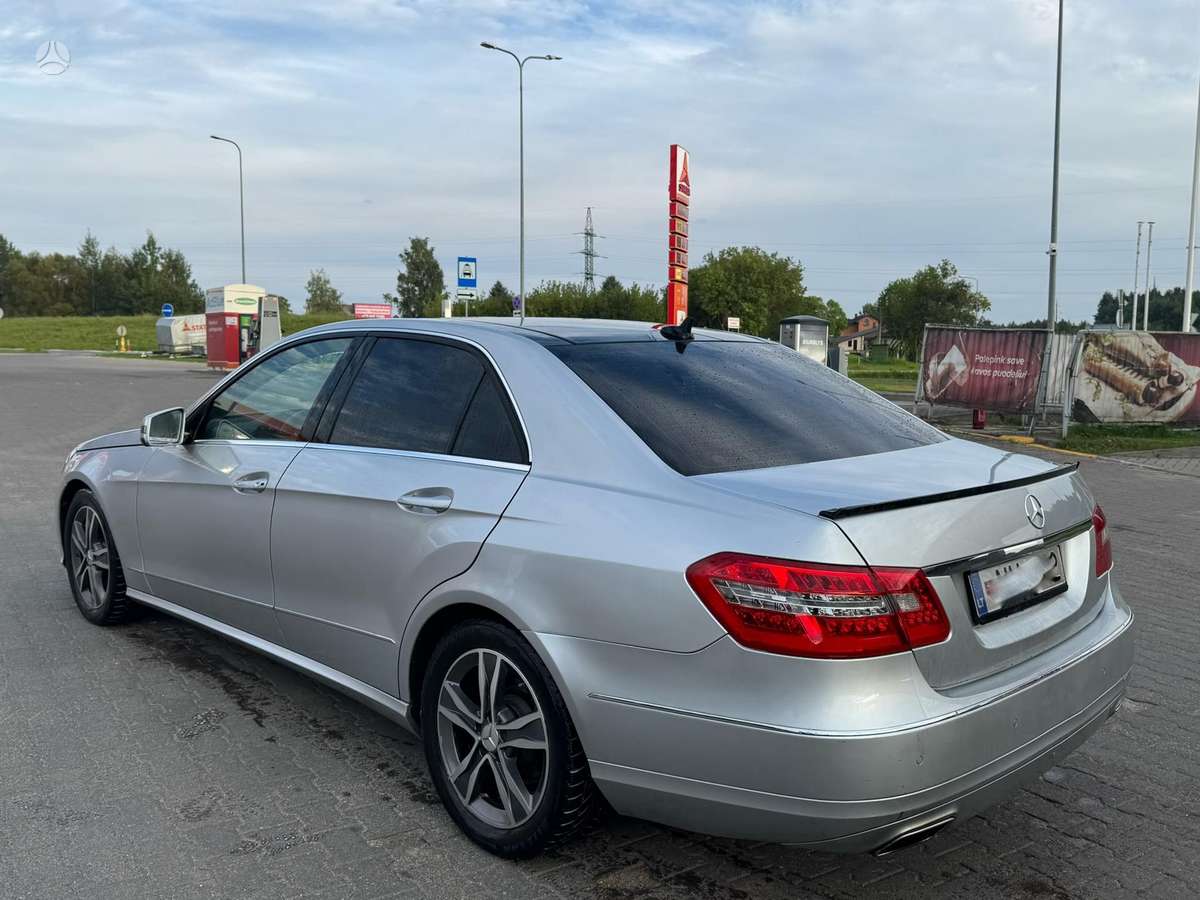 Mercedes-Benz E220 - 3