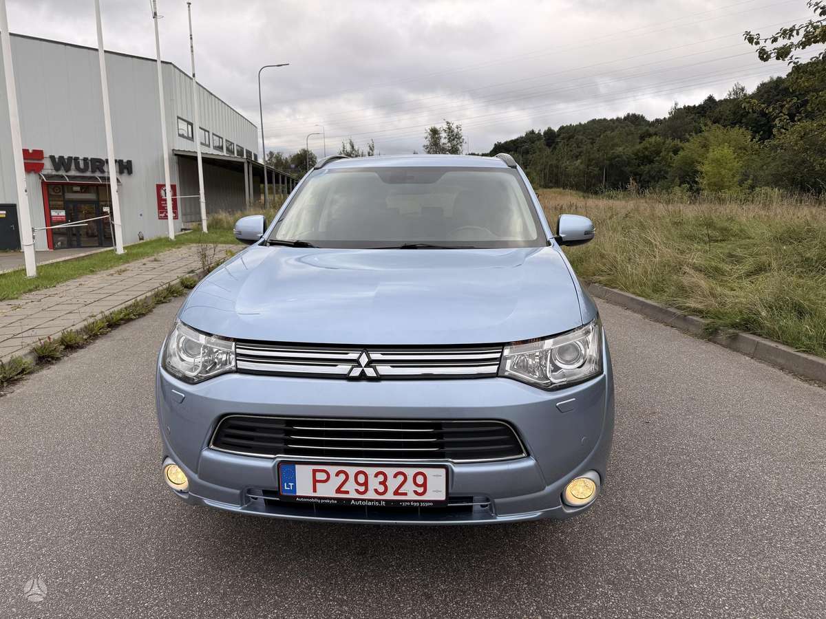Mitsubishi Outlander - 2