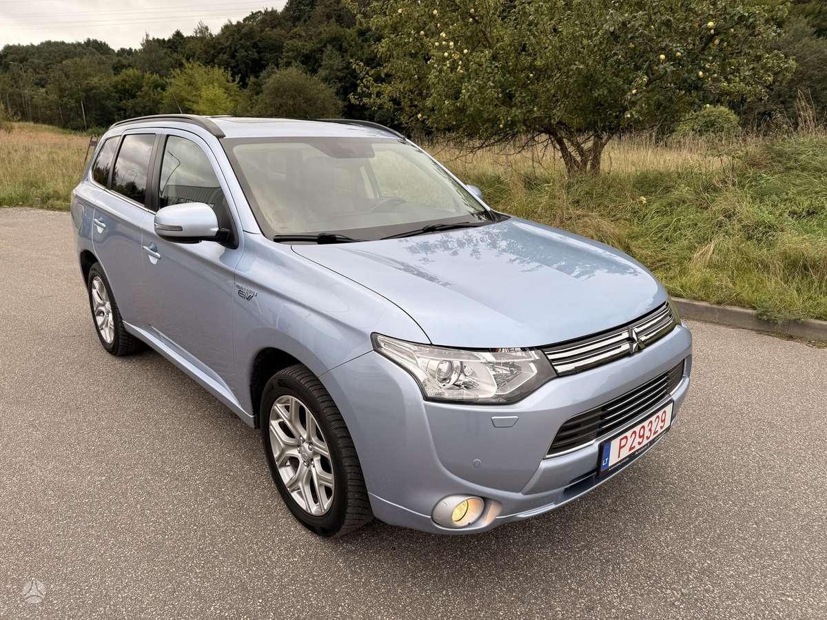 Mitsubishi Outlander - 3