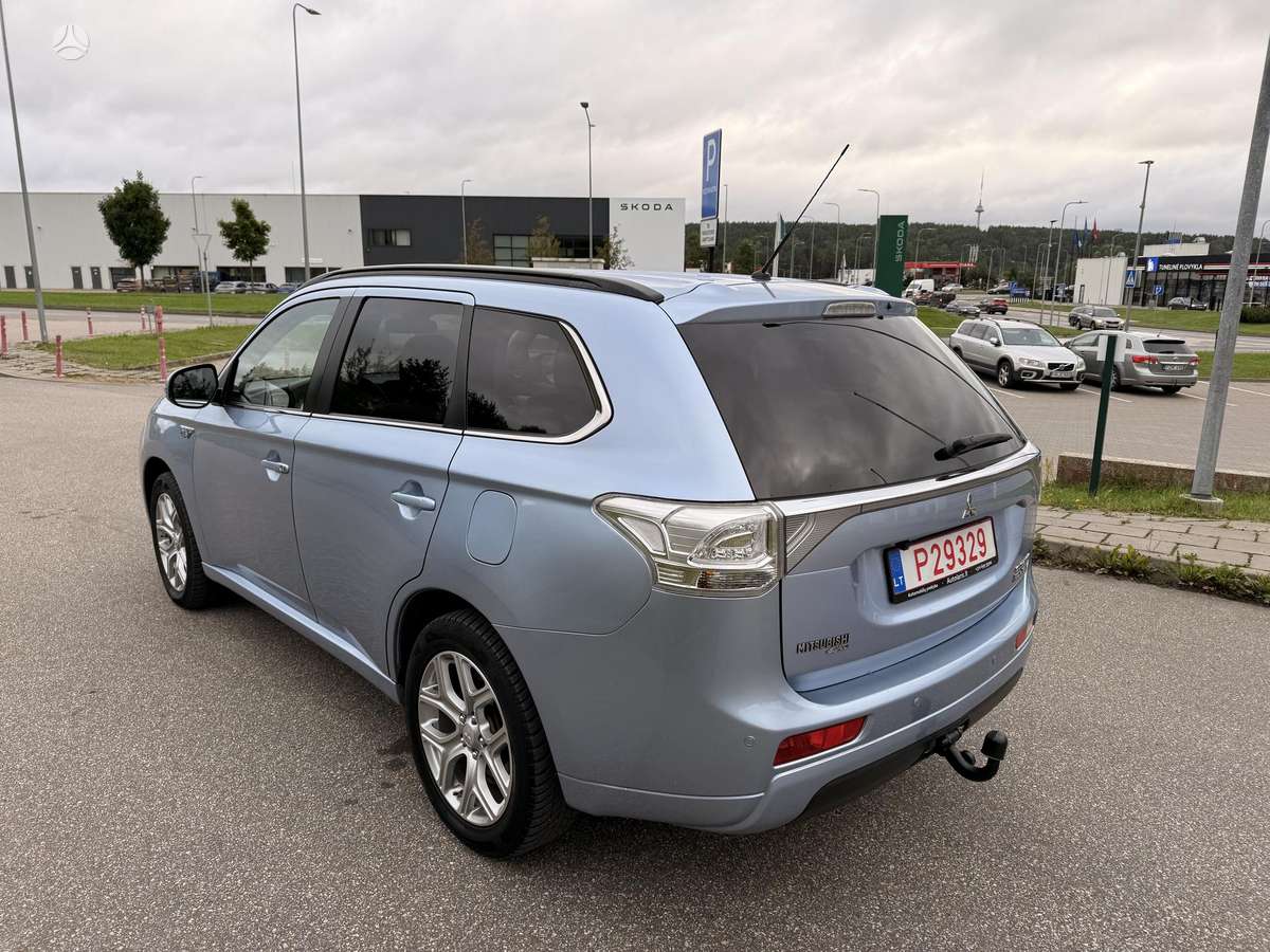 Mitsubishi Outlander - 7