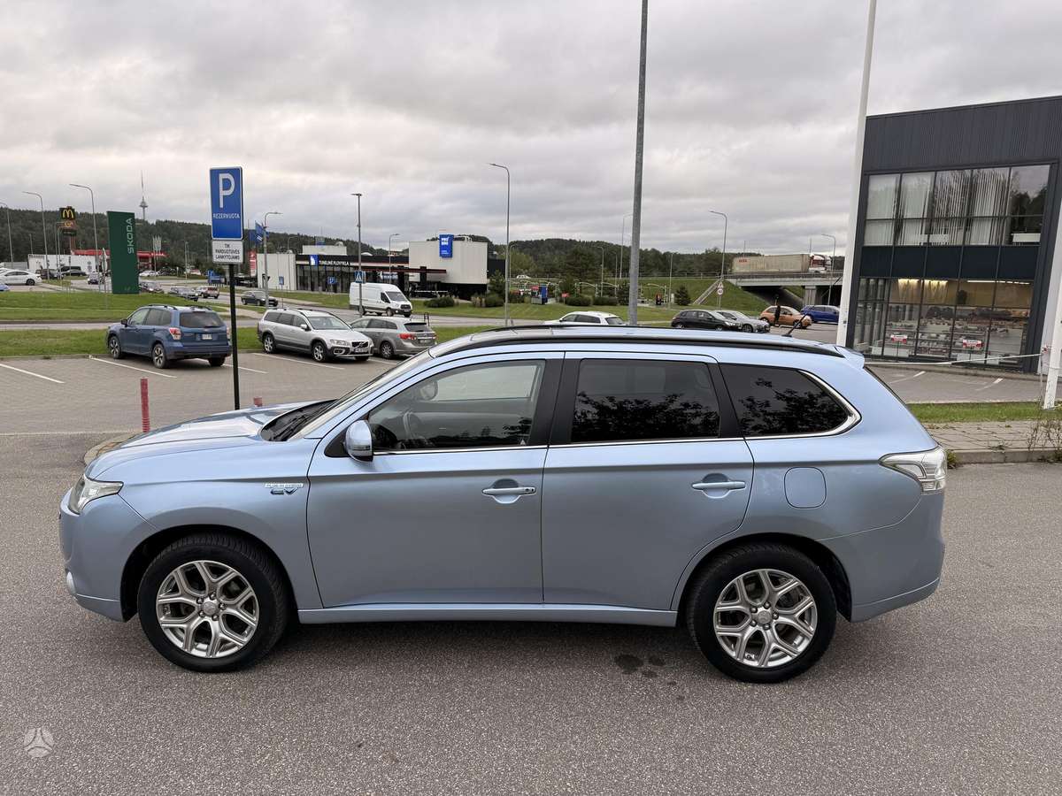 Mitsubishi Outlander - 8