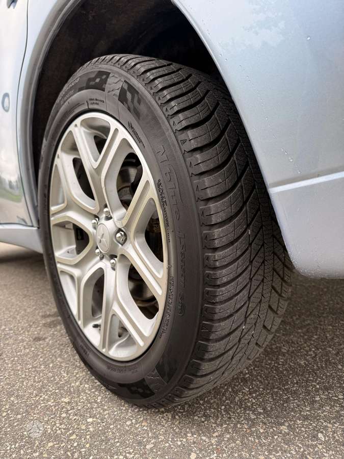 Mitsubishi Outlander - 9