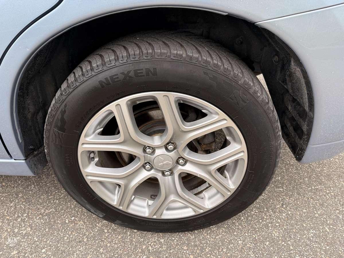 Mitsubishi Outlander - 10
