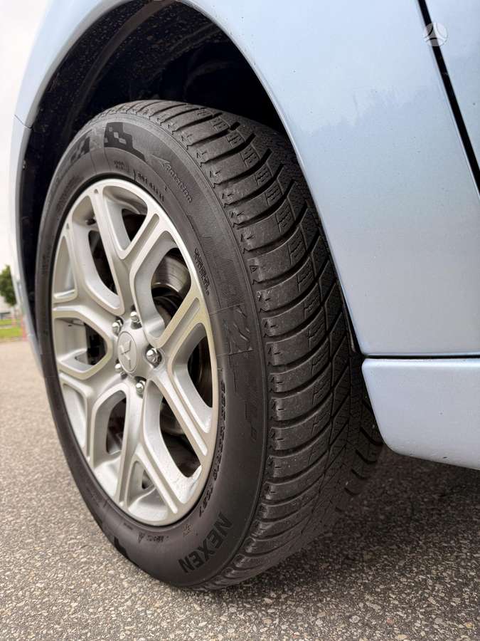 Mitsubishi Outlander - 11