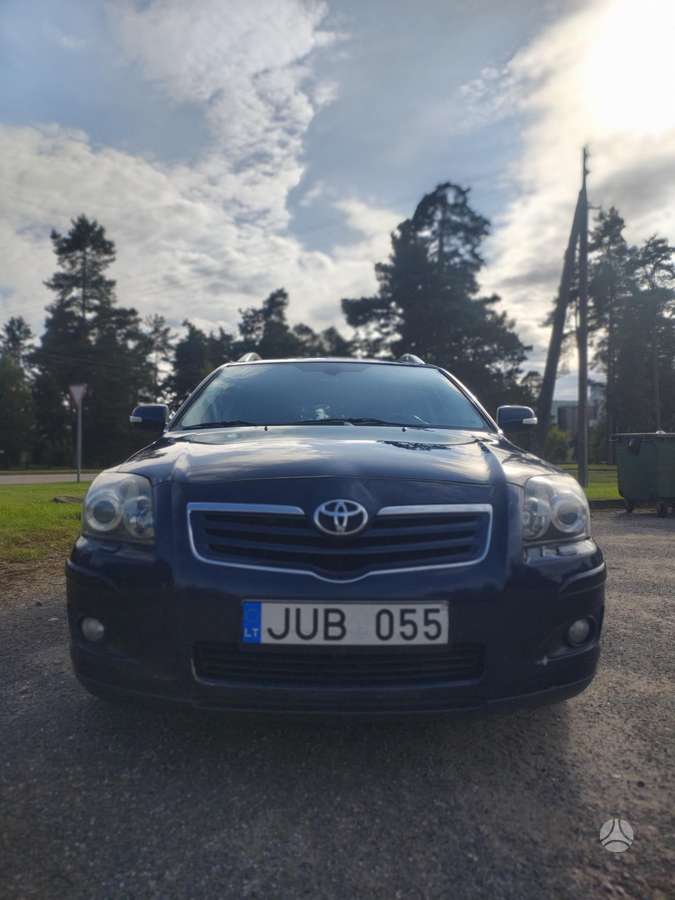 Toyota Avensis - 2