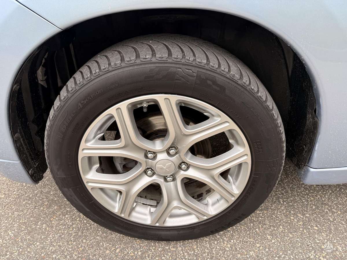 Mitsubishi Outlander - 12