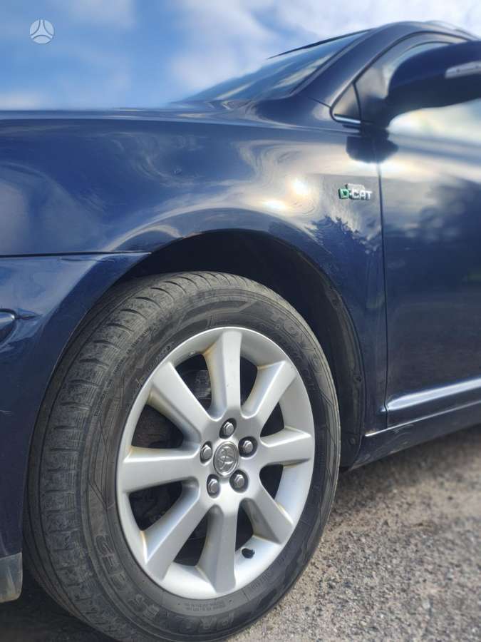 Toyota Avensis - 4