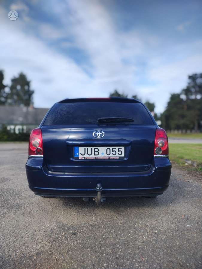 Toyota Avensis - 8