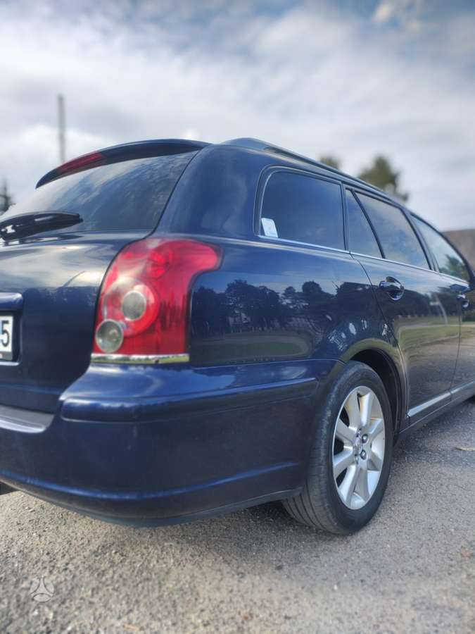 Toyota Avensis - 9