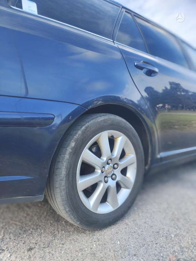 Toyota Avensis - 10