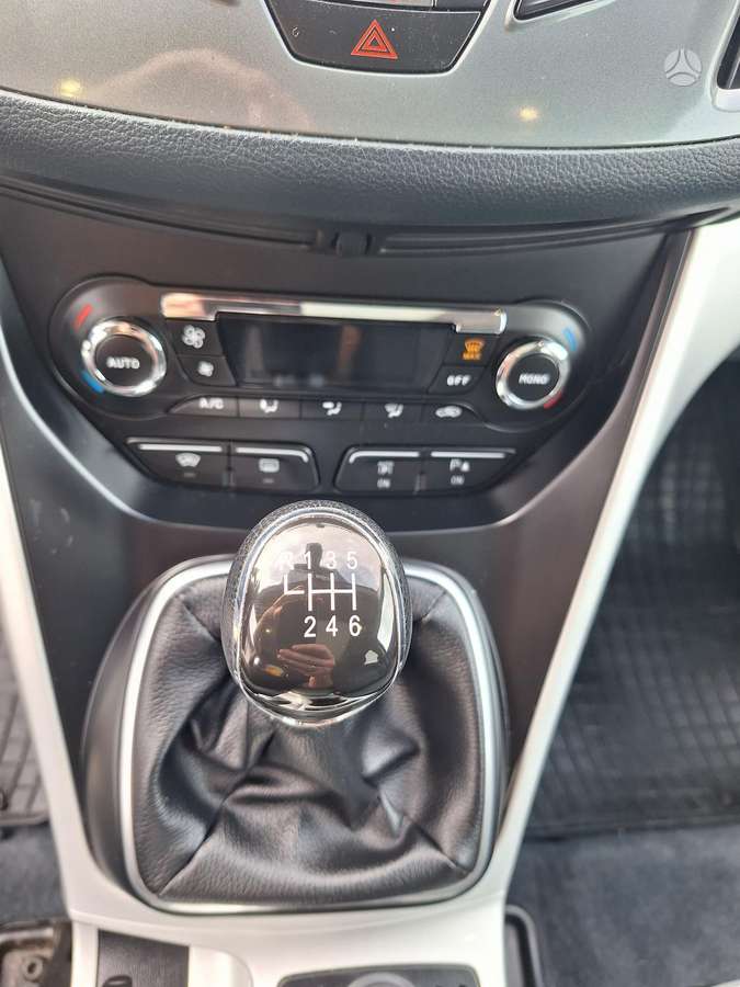 Ford Grand C-MAX - 11