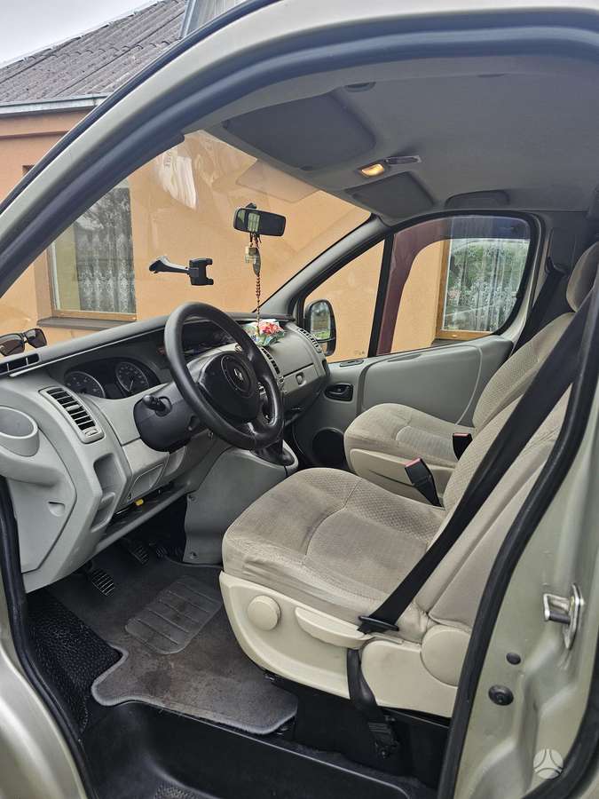 Renault Trafic - 8