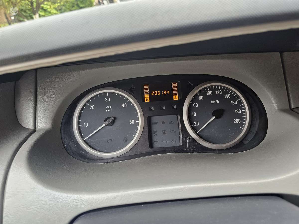 Renault Trafic - 9
