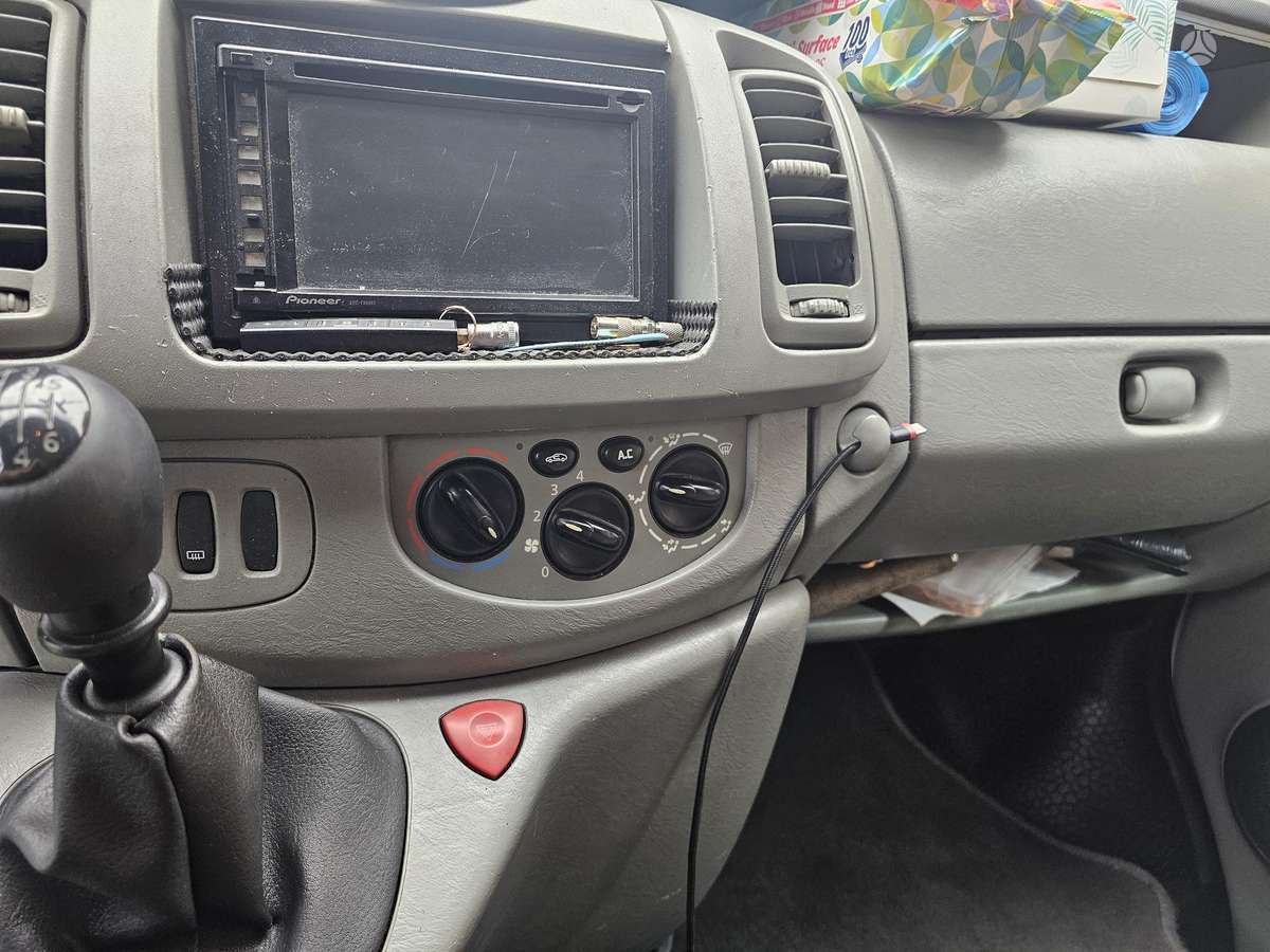 Renault Trafic - 10