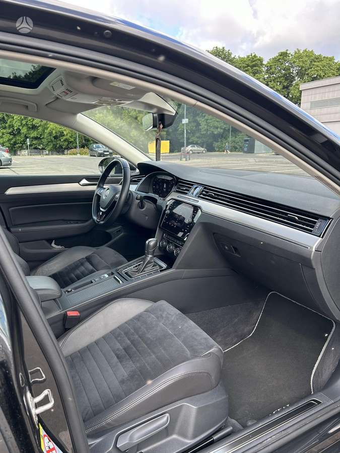Volkswagen Passat - 12