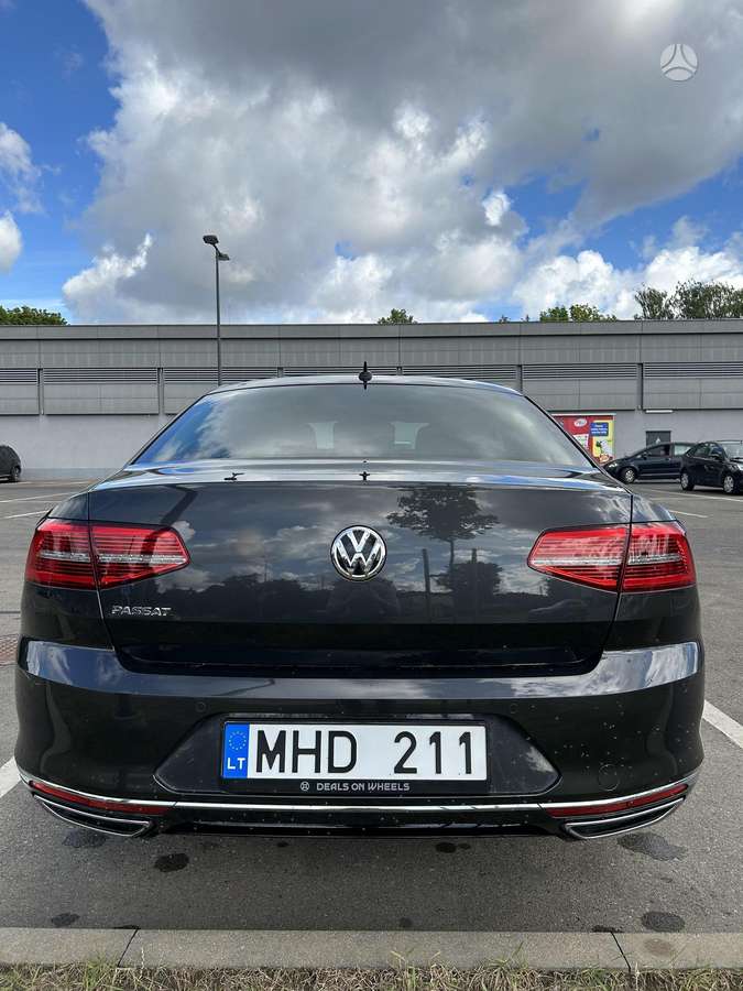 Volkswagen Passat - 8