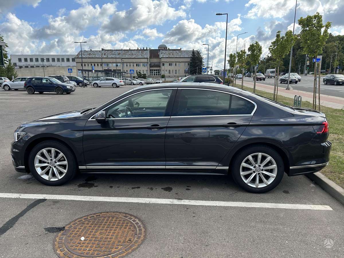 Volkswagen Passat - 4