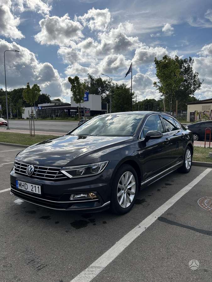 Volkswagen Passat - 2
