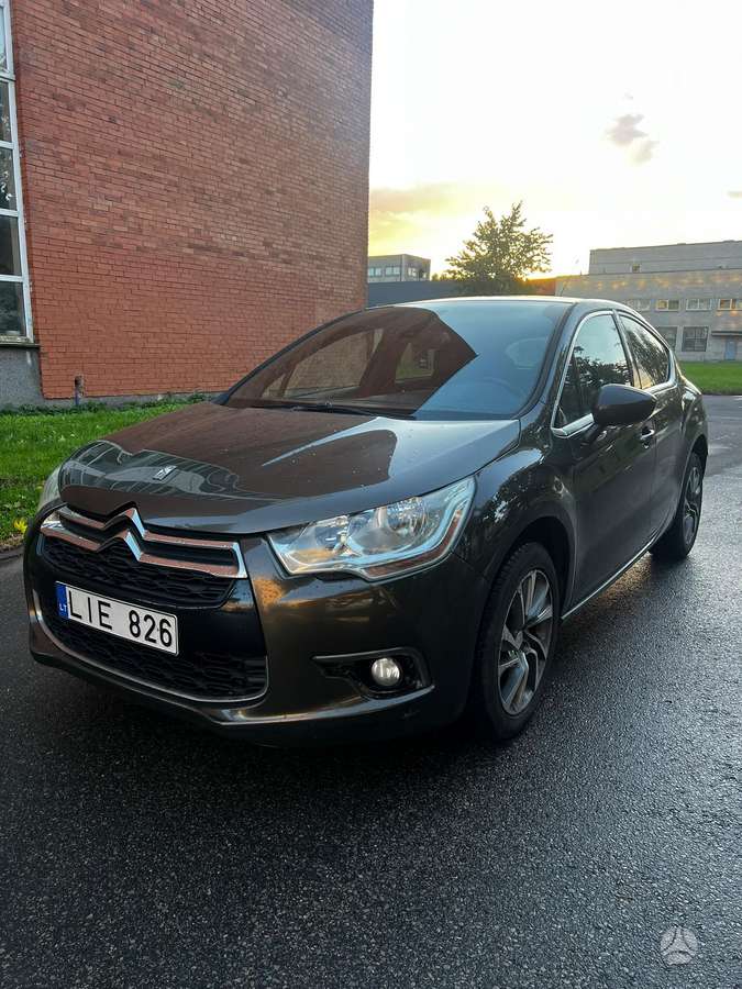 Citroen DS4, 1.6 l., hatchback