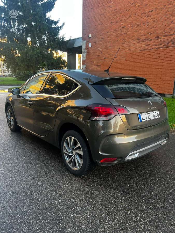 Citroen DS4, 1.6 l., hatchback