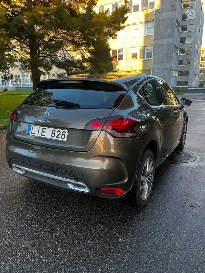 Citroen DS4, 1.6 l., hatchback