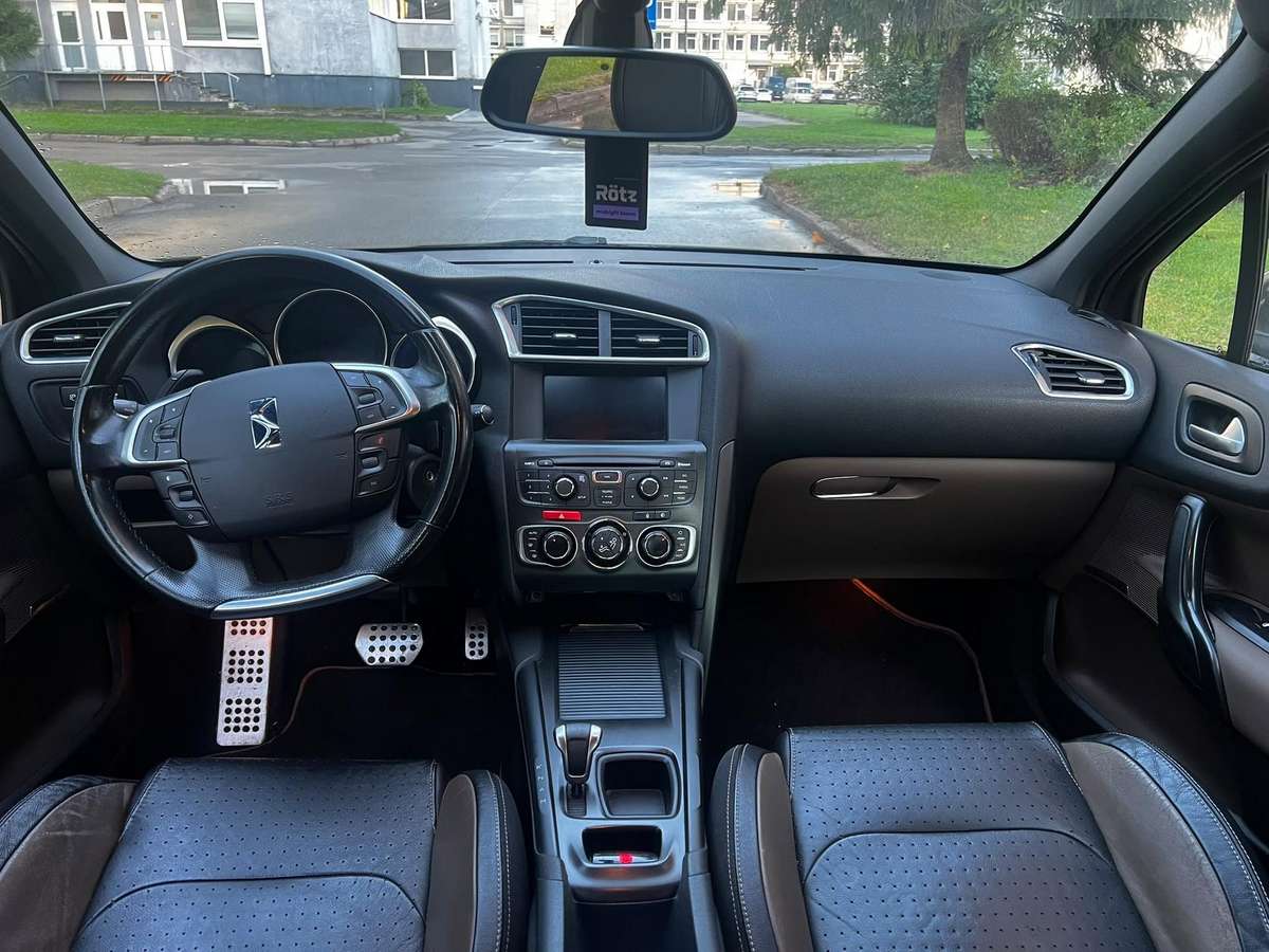 Citroen DS4, 1.6 l., hatchback