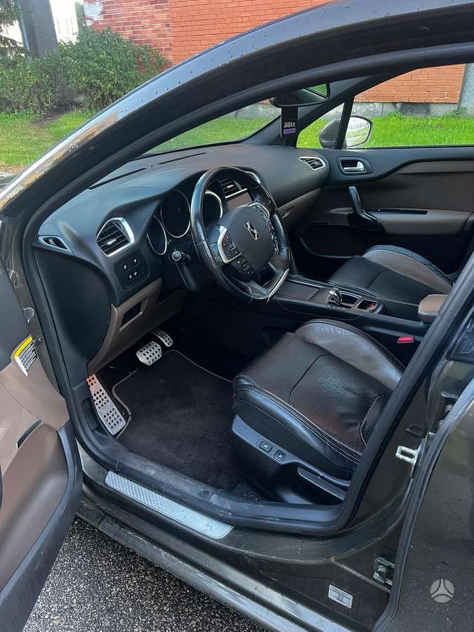 Citroen DS4, 1.6 l., hatchback