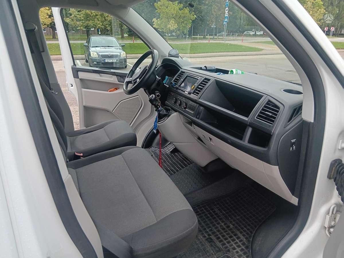 Volkswagen Transporter - 11